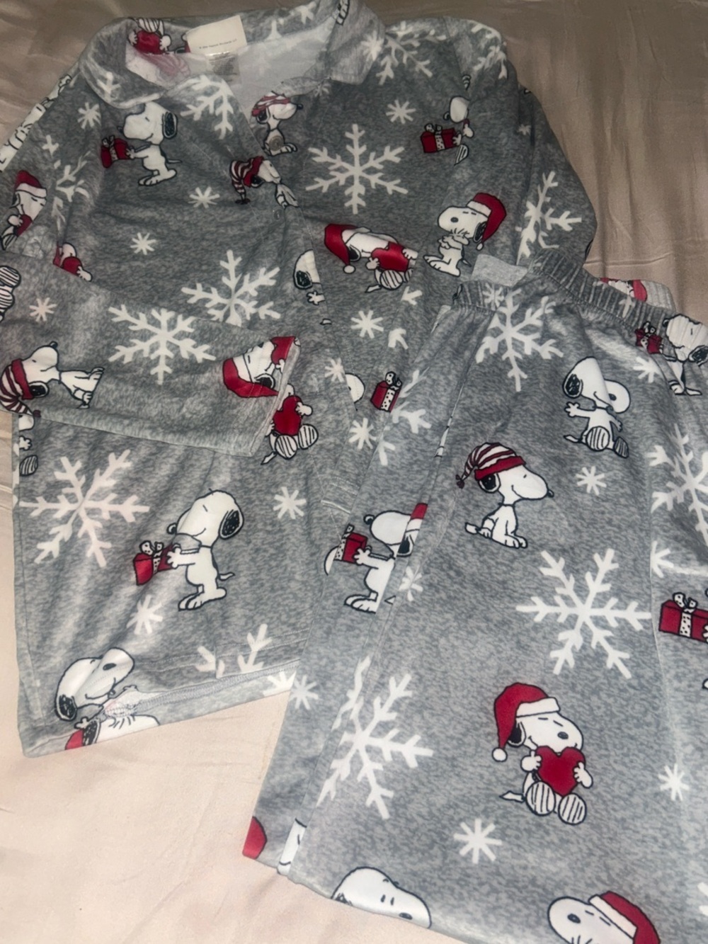 munki munki Grey Snoopy Holiday Pajama Set with Red Accents-